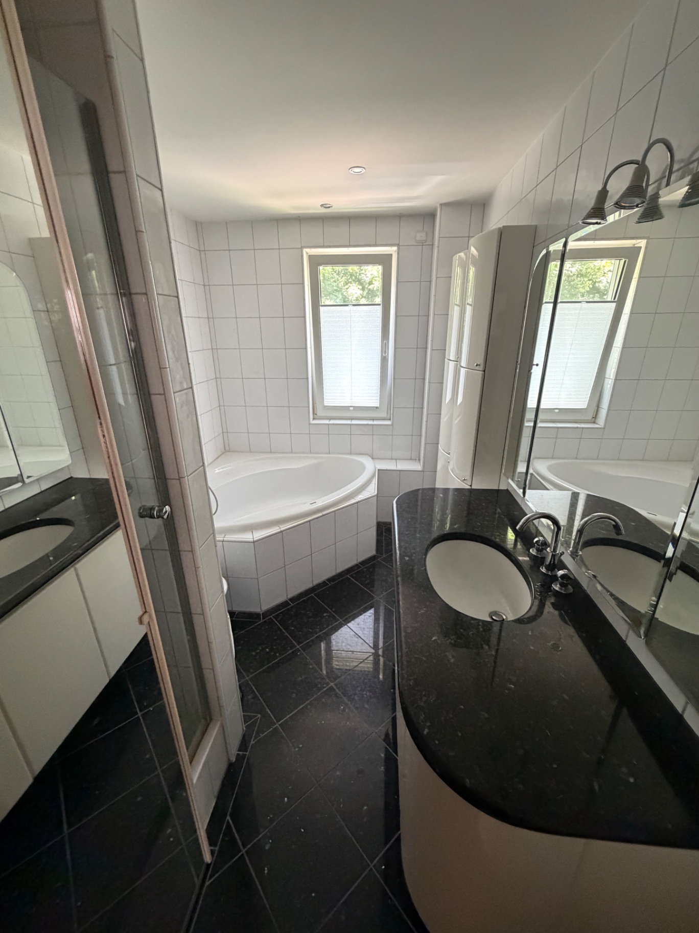 Geräumtes Badezimmer