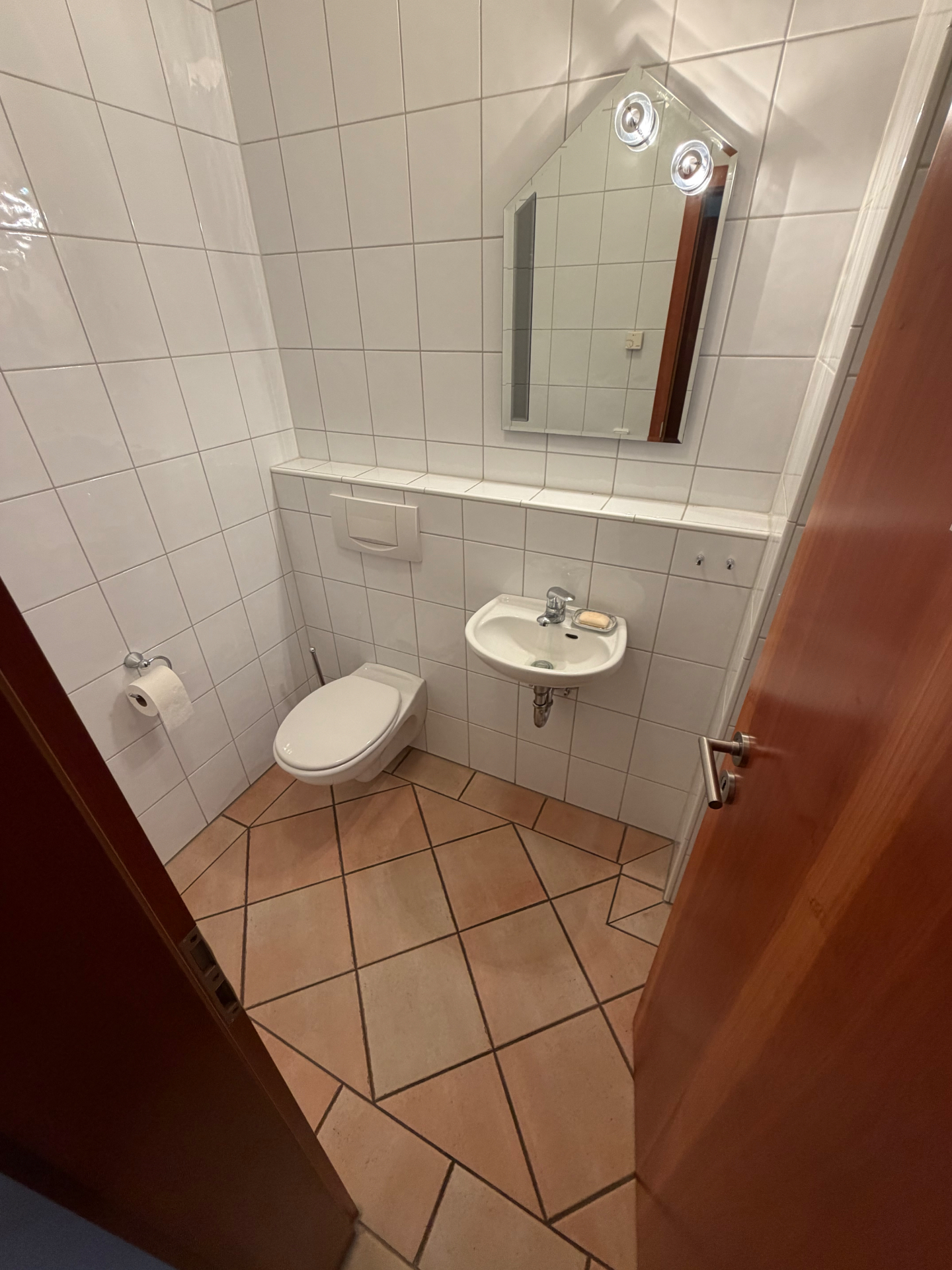 Besenrein übergebenes Gäste-WC